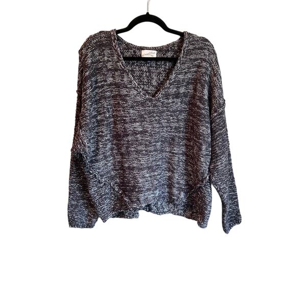 Universal Thread Sweaters - Universal Thread Marled Black and White Knit V-Neck Sweater Size XL